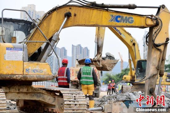 深圳地铁8号线二期工程加紧施工